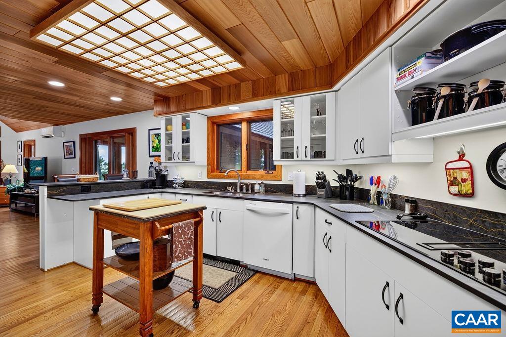 24 PEDLARS PT, WINTERGREEN, Virginia 22967, 4 Bedrooms Bedrooms, ,3 BathroomsBathrooms,Residential,Pedlars Edge 53,24 PEDLARS PT,678844 MLS # 678844