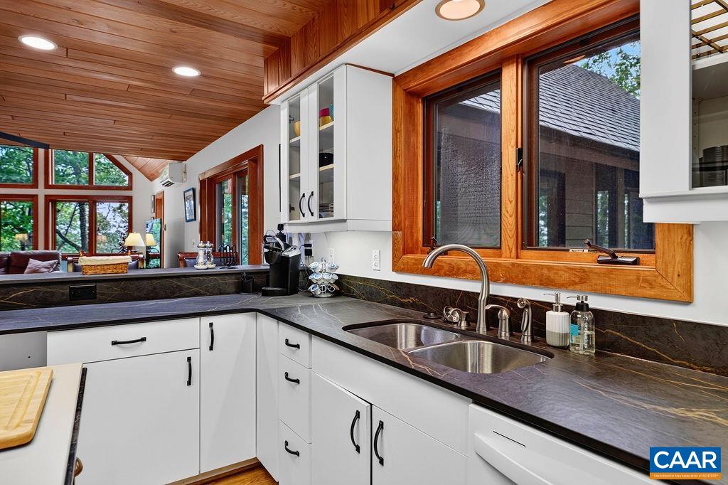24 PEDLARS PT, WINTERGREEN, Virginia 22967, 4 Bedrooms Bedrooms, ,3 BathroomsBathrooms,Residential,Pedlars Edge 53,24 PEDLARS PT,678844 MLS # 678844