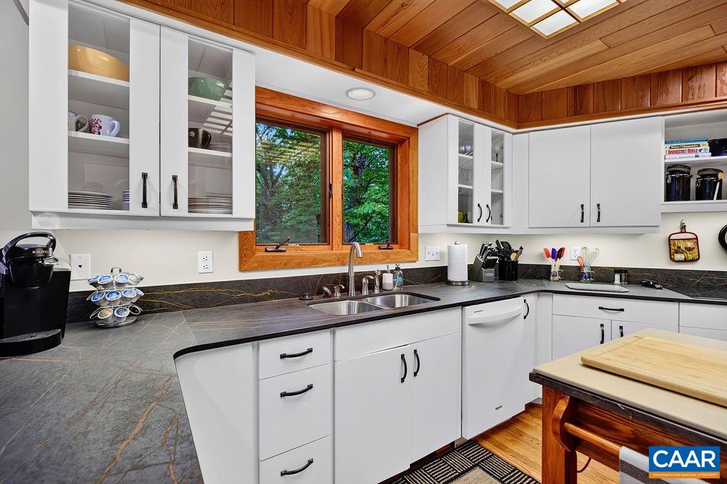 24 PEDLARS PT, WINTERGREEN, Virginia 22967, 4 Bedrooms Bedrooms, ,3 BathroomsBathrooms,Residential,Pedlars Edge 53,24 PEDLARS PT,678844 MLS # 678844
