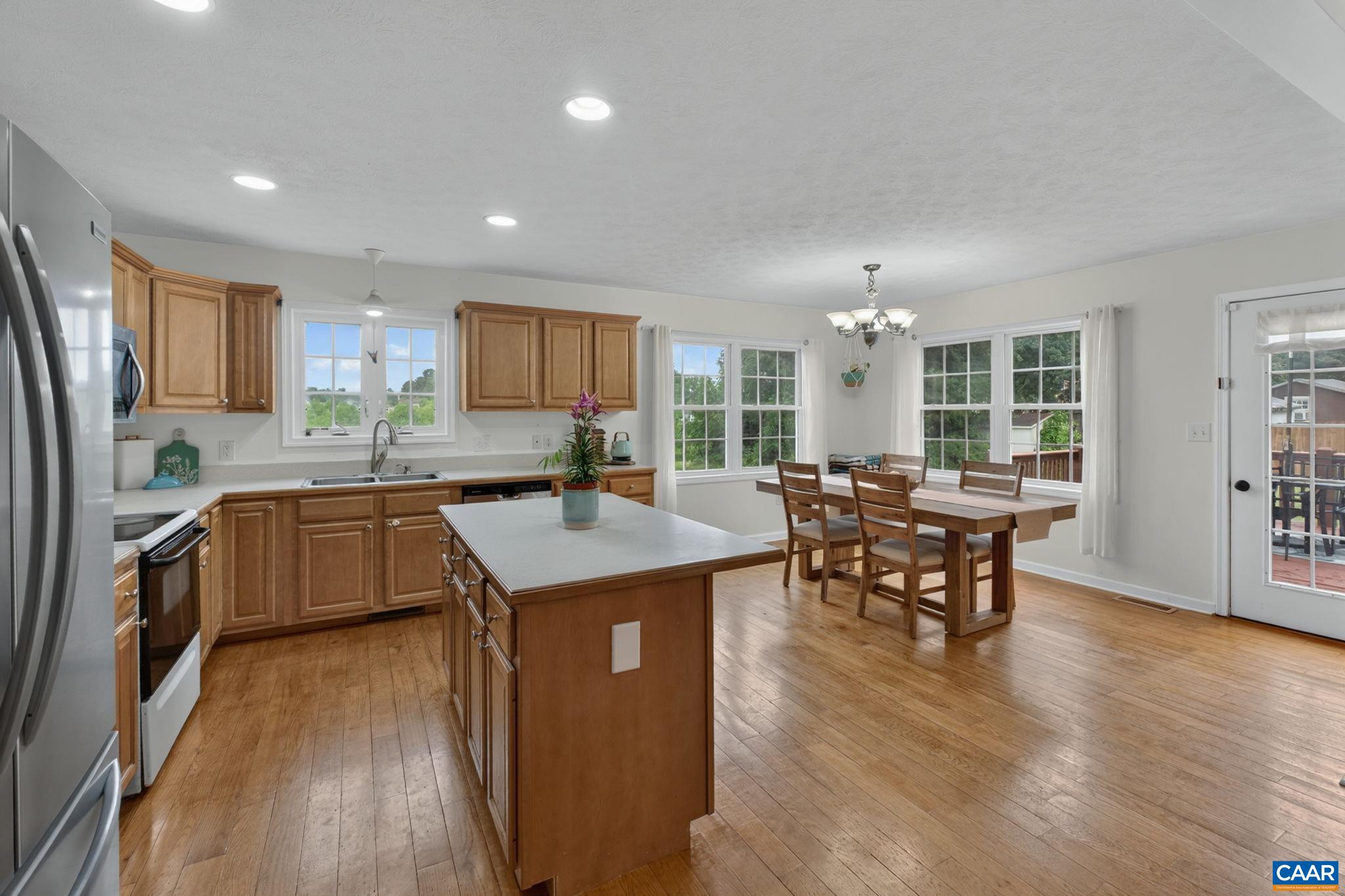 304 GROVE AVE, WAYNESBORO, Virginia 22980, 4 Bedrooms Bedrooms, ,2 BathroomsBathrooms,Residential,304 GROVE AVE,678849 MLS # 678849