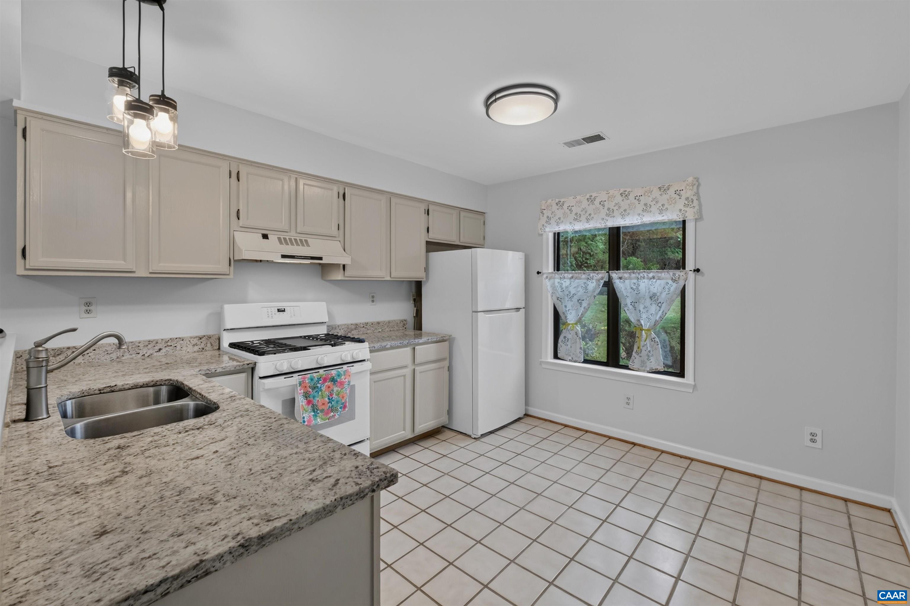 598 PEBBLECREEK CT, CHARLOTTESVILLE, Virginia 22901, 2 Bedrooms Bedrooms, ,2 BathroomsBathrooms,Residential,598 PEBBLECREEK CT,678850 MLS # 678850