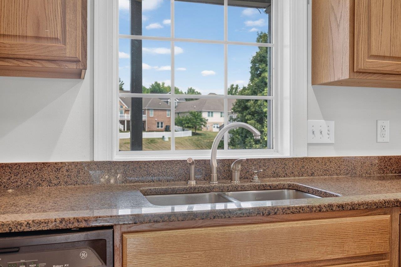 15 BROOKMERE CT, STAUNTON, Virginia 24401, 4 Bedrooms Bedrooms, ,2 BathroomsBathrooms,Residential,15 BROOKMERE CT,678853 MLS # 678853