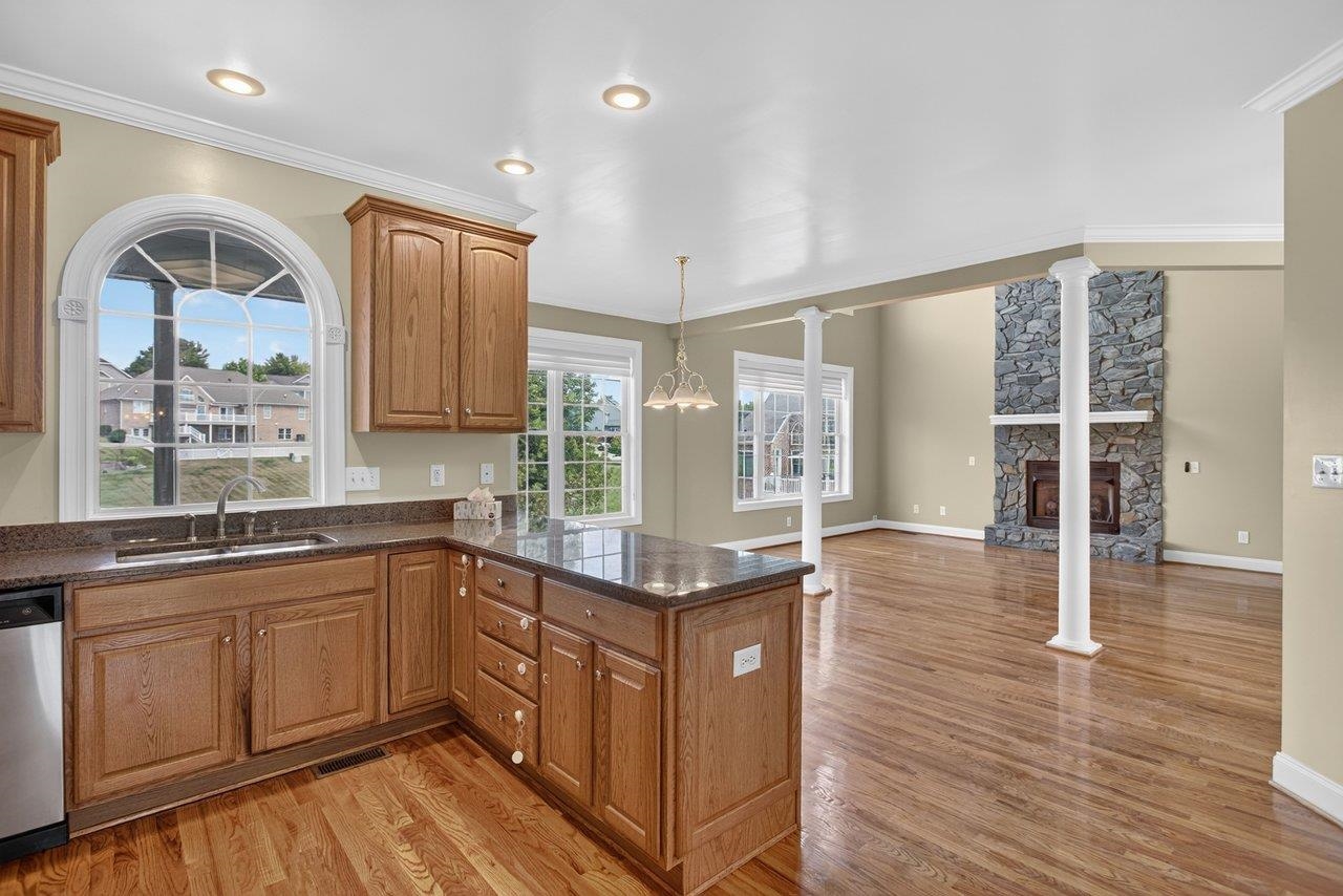 15 BROOKMERE CT, STAUNTON, Virginia 24401, 4 Bedrooms Bedrooms, ,2 BathroomsBathrooms,Residential,15 BROOKMERE CT,678853 MLS # 678853