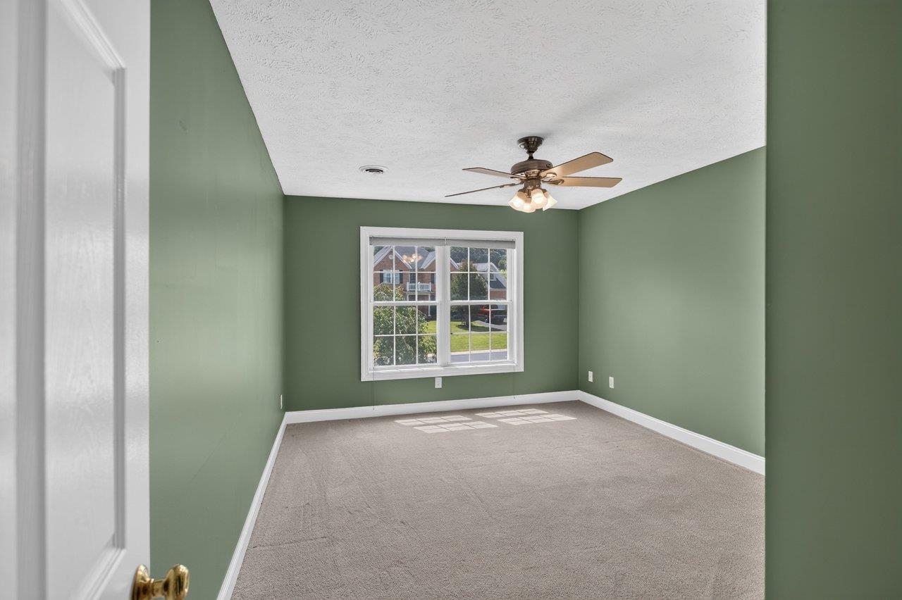 15 BROOKMERE CT, STAUNTON, Virginia 24401, 4 Bedrooms Bedrooms, ,2 BathroomsBathrooms,Residential,15 BROOKMERE CT,678853 MLS # 678853
