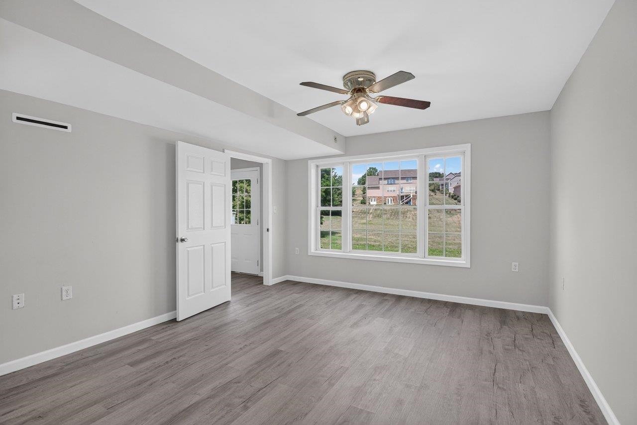 15 BROOKMERE CT, STAUNTON, Virginia 24401, 4 Bedrooms Bedrooms, ,2 BathroomsBathrooms,Residential,15 BROOKMERE CT,678853 MLS # 678853