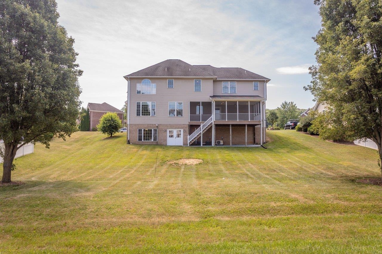 15 BROOKMERE CT, STAUNTON, Virginia 24401, 4 Bedrooms Bedrooms, ,2 BathroomsBathrooms,Residential,15 BROOKMERE CT,678853 MLS # 678853