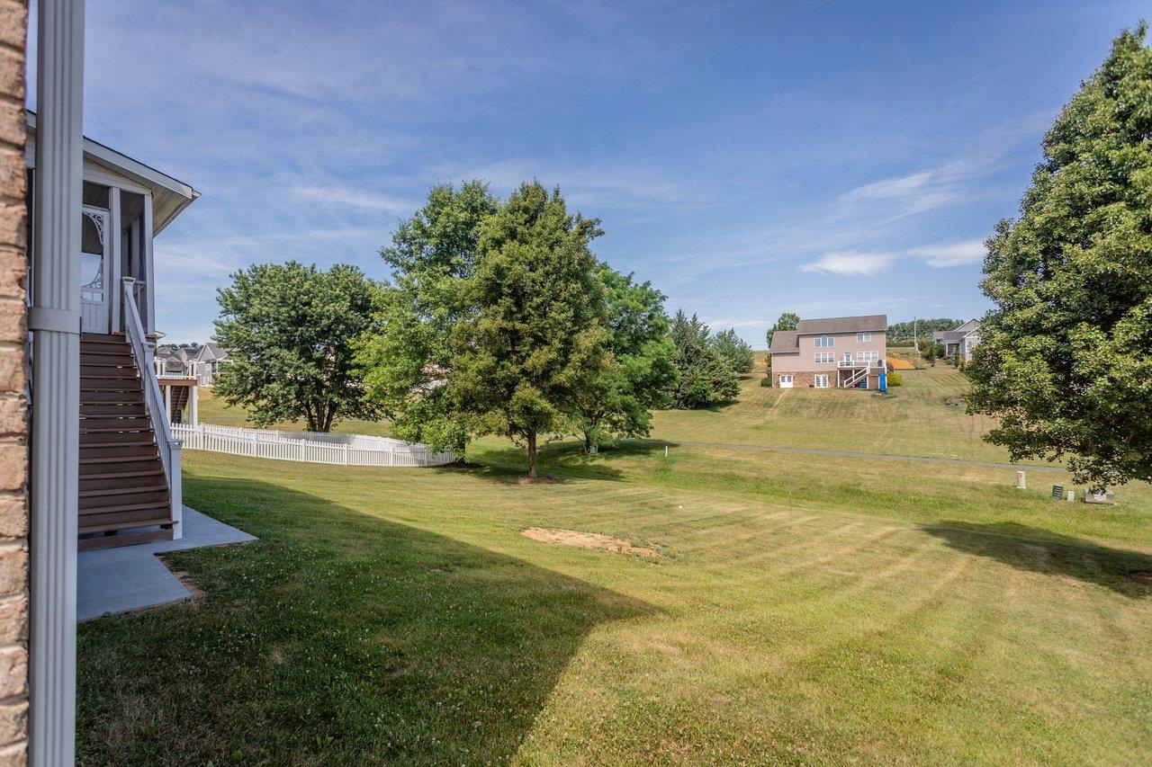 15 BROOKMERE CT, STAUNTON, Virginia 24401, 4 Bedrooms Bedrooms, ,2 BathroomsBathrooms,Residential,15 BROOKMERE CT,678853 MLS # 678853