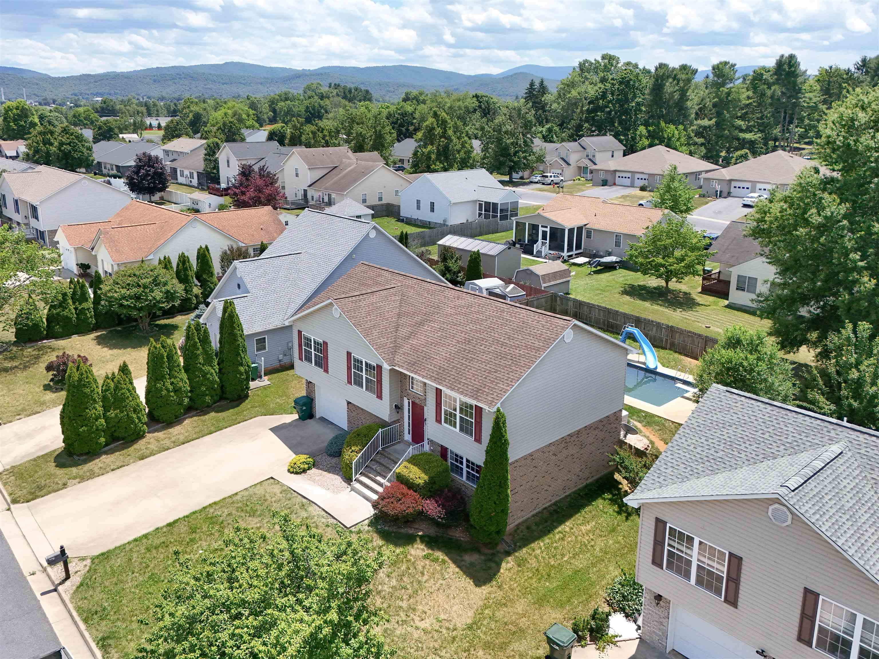 2408 MONROE ST, WAYNESBORO, Virginia 22980, 3 Bedrooms Bedrooms, ,3 BathroomsBathrooms,Residential,2408 MONROE ST,678855 MLS # 678855