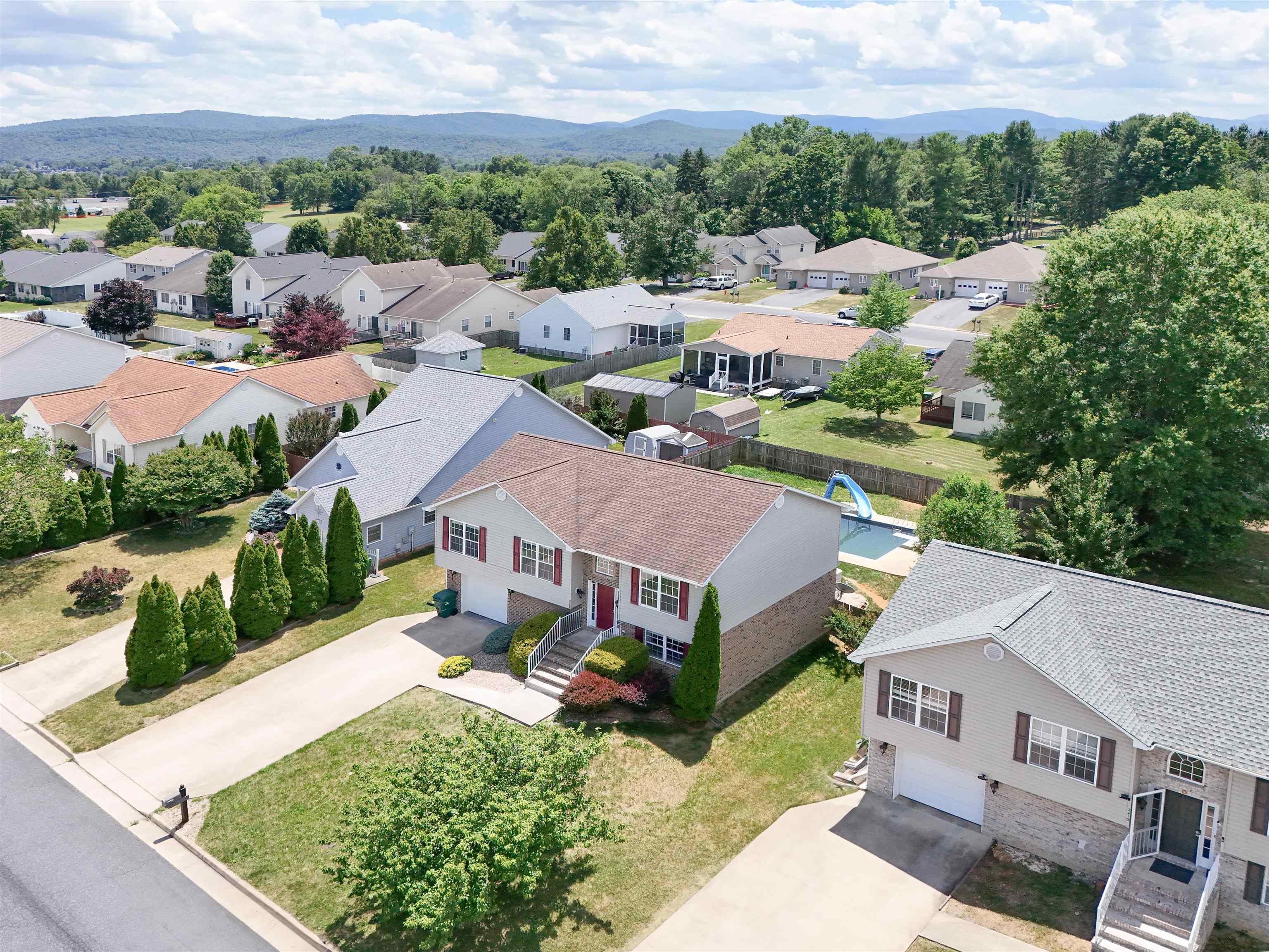 2408 MONROE ST, WAYNESBORO, Virginia 22980, 3 Bedrooms Bedrooms, ,3 BathroomsBathrooms,Residential,2408 MONROE ST,678855 MLS # 678855