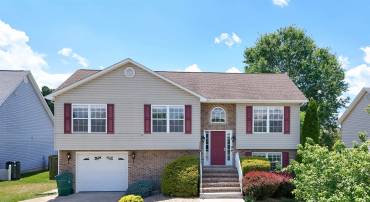 2408 MONROE ST, WAYNESBORO, Virginia 22980, 3 Bedrooms Bedrooms, ,3 BathroomsBathrooms,Residential,2408 MONROE ST,678855 MLS # 678855