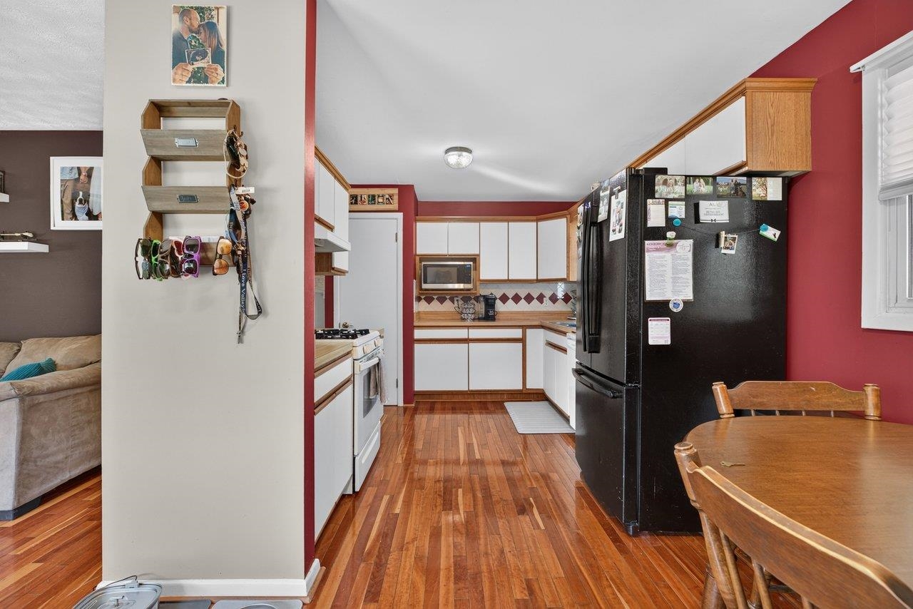 180 SUNSET DR, DAYTON, Virginia 22821, 2 Bedrooms Bedrooms, ,1 BathroomBathrooms,Residential,180 SUNSET DR,678856 MLS # 678856
