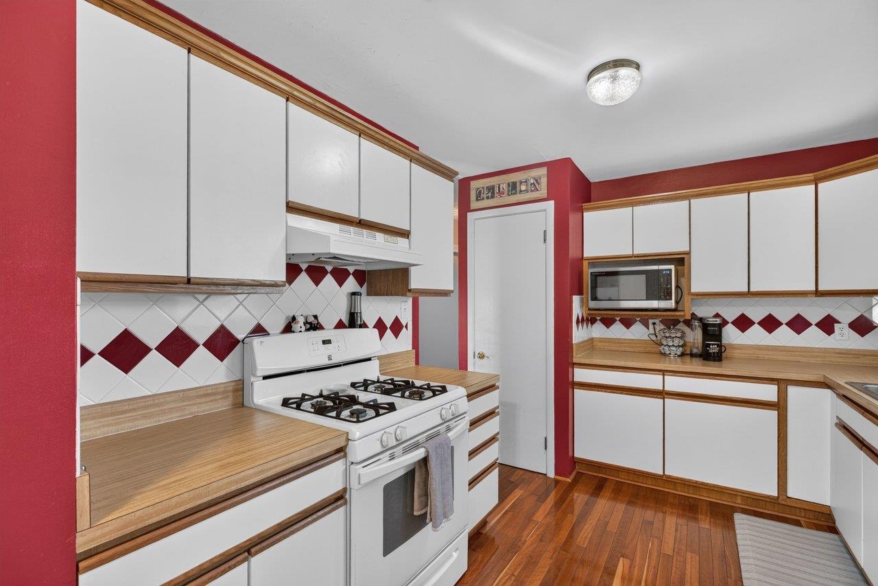 180 SUNSET DR, DAYTON, Virginia 22821, 2 Bedrooms Bedrooms, ,1 BathroomBathrooms,Residential,180 SUNSET DR,678856 MLS # 678856