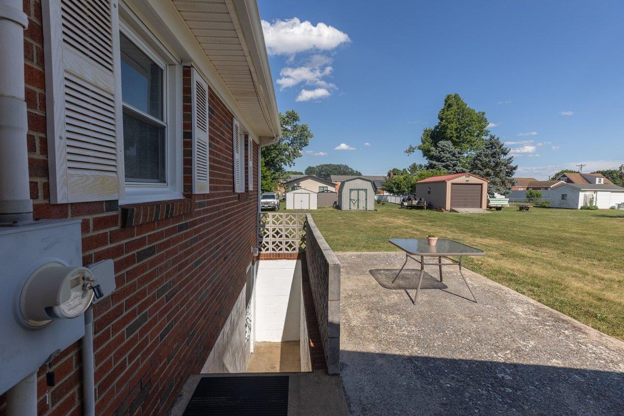 180 SUNSET DR, DAYTON, Virginia 22821, 2 Bedrooms Bedrooms, ,1 BathroomBathrooms,Residential,180 SUNSET DR,678856 MLS # 678856