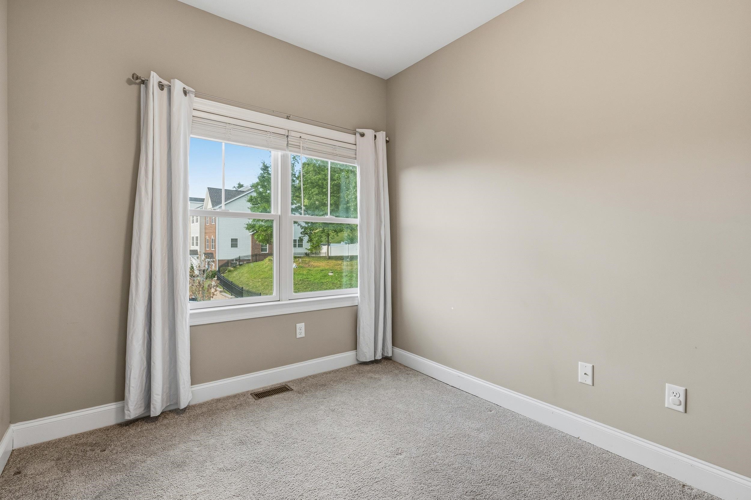 318 SAPPHIRE DR, HARRISONBURG, Virginia 22801, 4 Bedrooms Bedrooms, ,3 BathroomsBathrooms,Residential,318 SAPPHIRE DR,678857 MLS # 678857