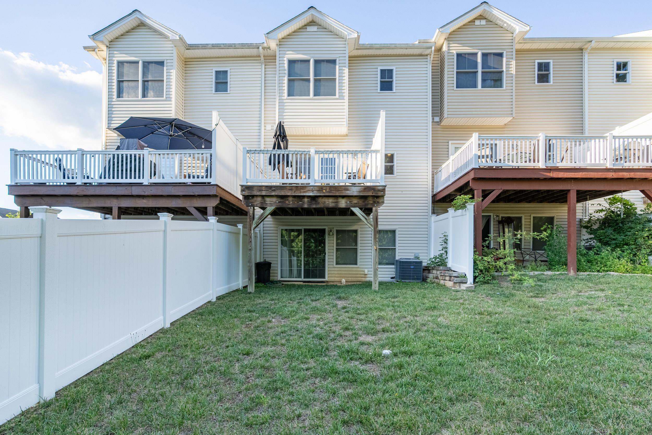 318 SAPPHIRE DR, HARRISONBURG, Virginia 22801, 4 Bedrooms Bedrooms, ,3 BathroomsBathrooms,Residential,318 SAPPHIRE DR,678857 MLS # 678857