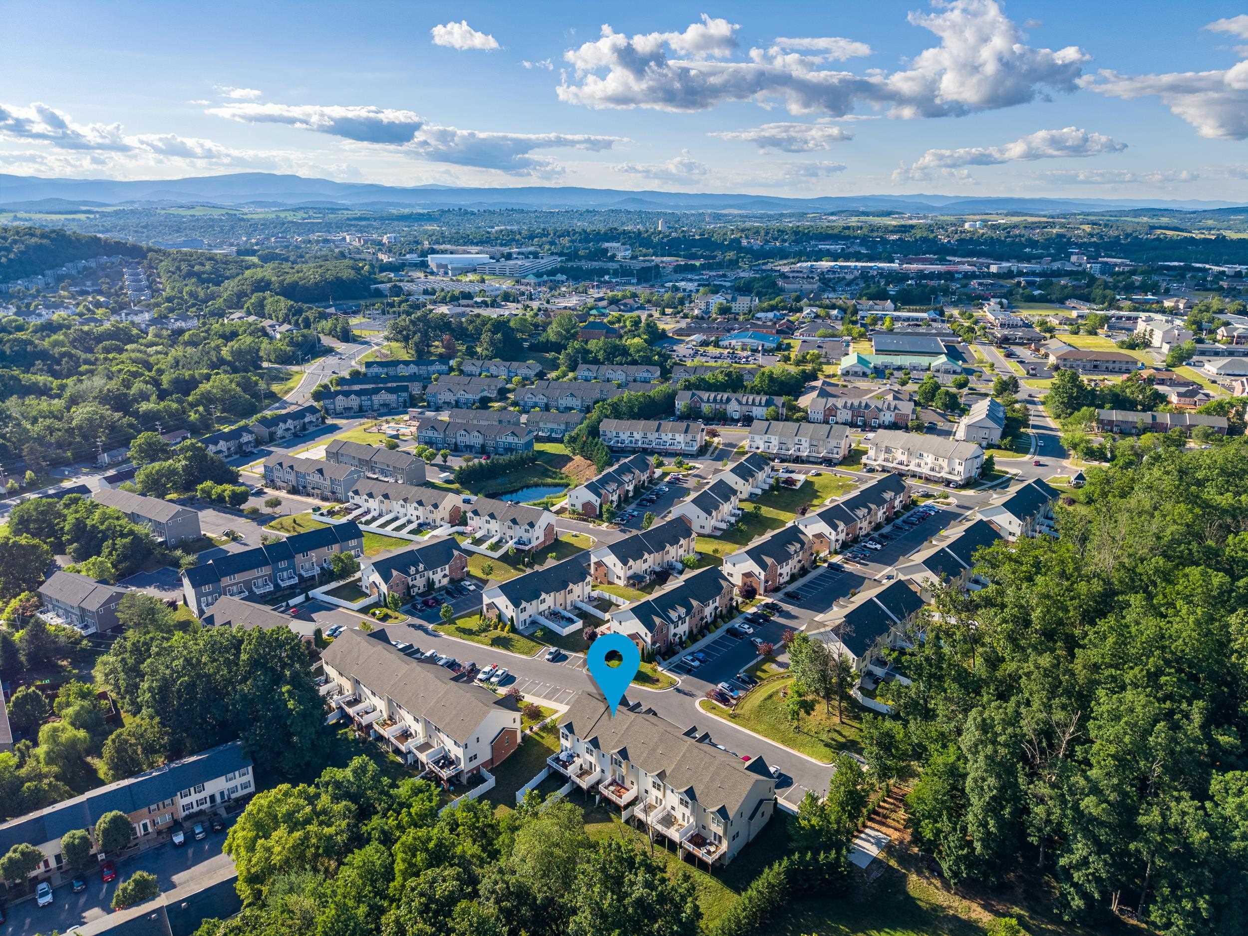 318 SAPPHIRE DR, HARRISONBURG, Virginia 22801, 4 Bedrooms Bedrooms, ,3 BathroomsBathrooms,Residential,318 SAPPHIRE DR,678857 MLS # 678857