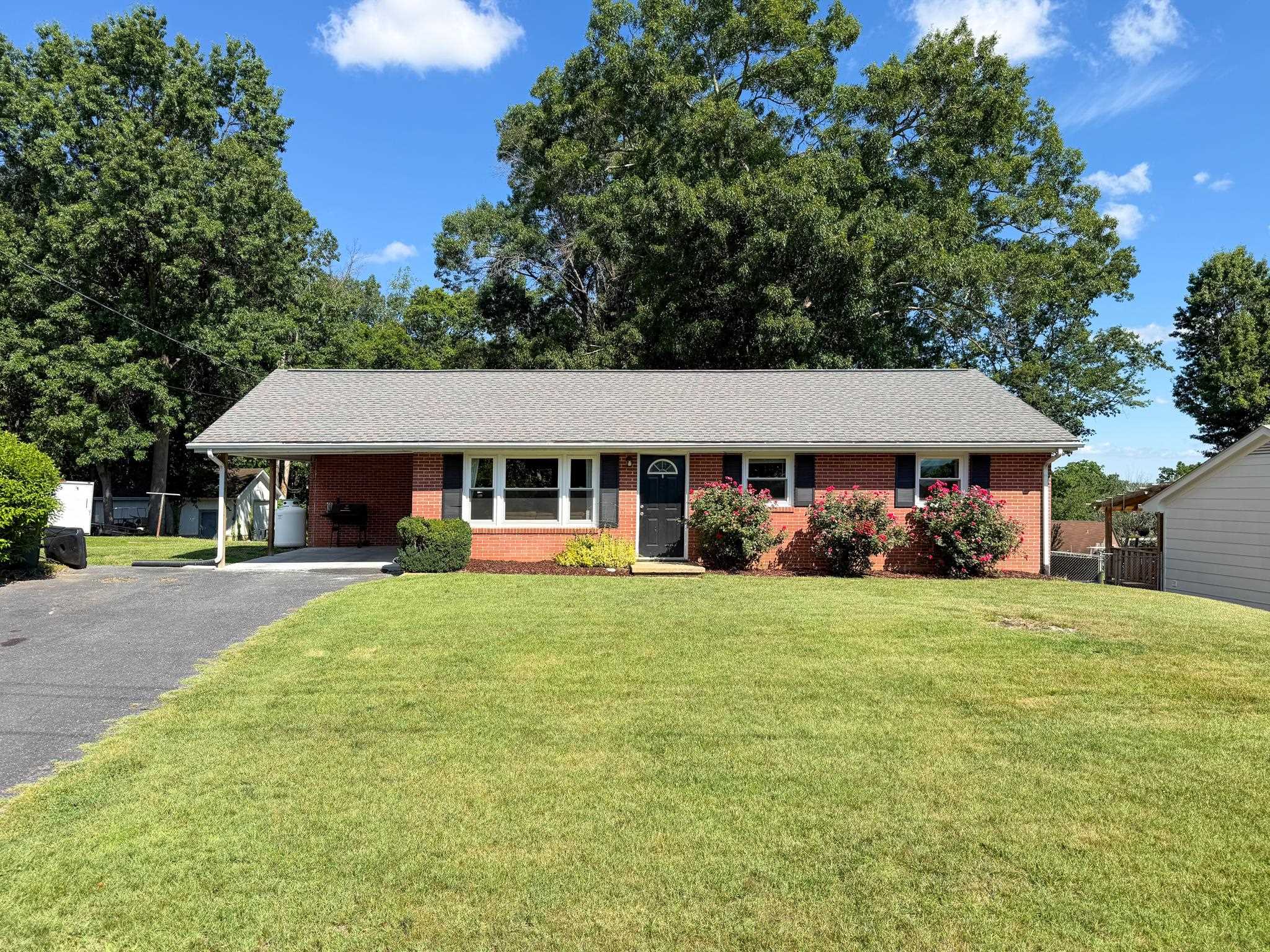 39 VIEW DR, STUARTS DRAFT, Virginia 24477, 3 Bedrooms Bedrooms, ,1 BathroomBathrooms,Residential,39 VIEW DR,678880 MLS # 678880