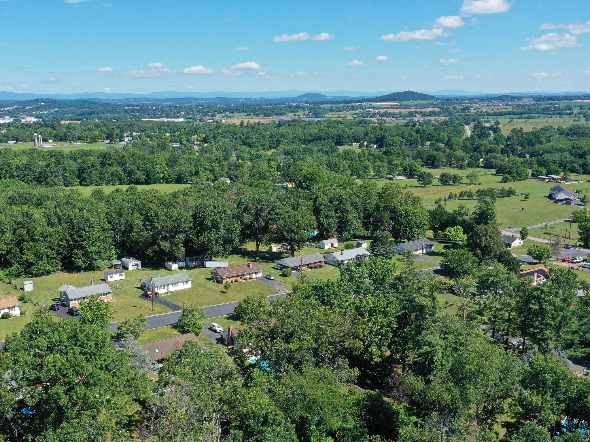 39 VIEW DR, STUARTS DRAFT, Virginia 24477, 3 Bedrooms Bedrooms, ,1 BathroomBathrooms,Residential,39 VIEW DR,678880 MLS # 678880