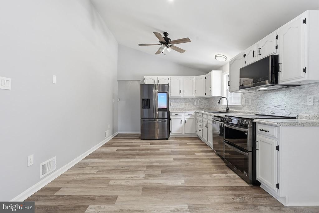 10422 HEATHER GREENS CIR, SPOTSYLVANIA, Virginia 22553, 3 Bedrooms Bedrooms, ,2 BathroomsBathrooms,Residential,10422 HEATHER GREENS CIR,VASP2042304 MLS # VASP2042304