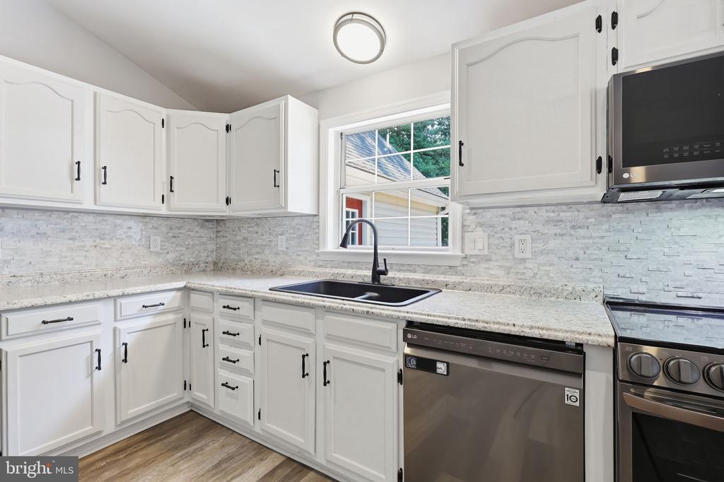 10422 HEATHER GREENS CIR, SPOTSYLVANIA, Virginia 22553, 3 Bedrooms Bedrooms, ,2 BathroomsBathrooms,Residential,10422 HEATHER GREENS CIR,VASP2042304 MLS # VASP2042304