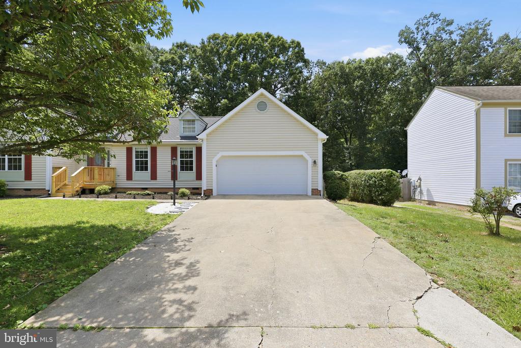10422 HEATHER GREENS CIR, SPOTSYLVANIA, Virginia 22553, 3 Bedrooms Bedrooms, ,2 BathroomsBathrooms,Residential,10422 HEATHER GREENS CIR,VASP2042304 MLS # VASP2042304