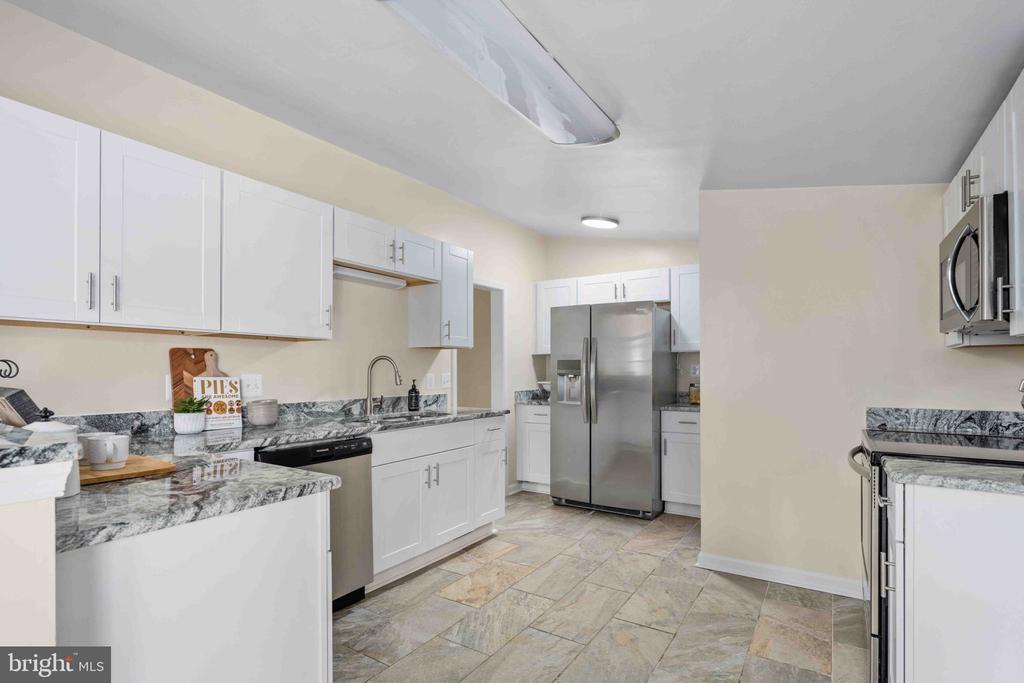 116 LAKEVIEW PKWY, LOCUST GROVE, Virginia 22508, 4 Bedrooms Bedrooms, ,2 BathroomsBathrooms,Residential,116 LAKEVIEW PKWY,VAOR2014378 MLS # VAOR2014378