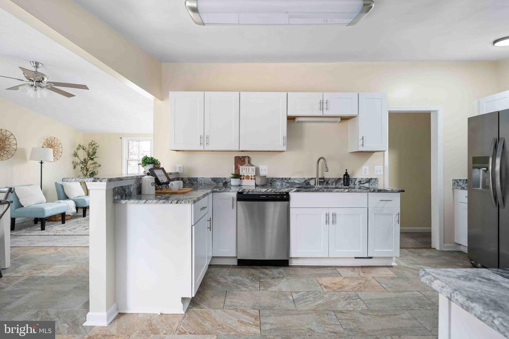 116 LAKEVIEW PKWY, LOCUST GROVE, Virginia 22508, 4 Bedrooms Bedrooms, ,2 BathroomsBathrooms,Residential,116 LAKEVIEW PKWY,VAOR2014378 MLS # VAOR2014378