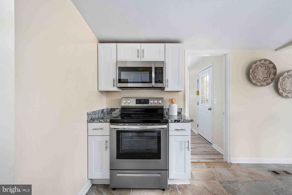 116 LAKEVIEW PKWY, LOCUST GROVE, Virginia 22508, 4 Bedrooms Bedrooms, ,2 BathroomsBathrooms,Residential,116 LAKEVIEW PKWY,VAOR2014378 MLS # VAOR2014378