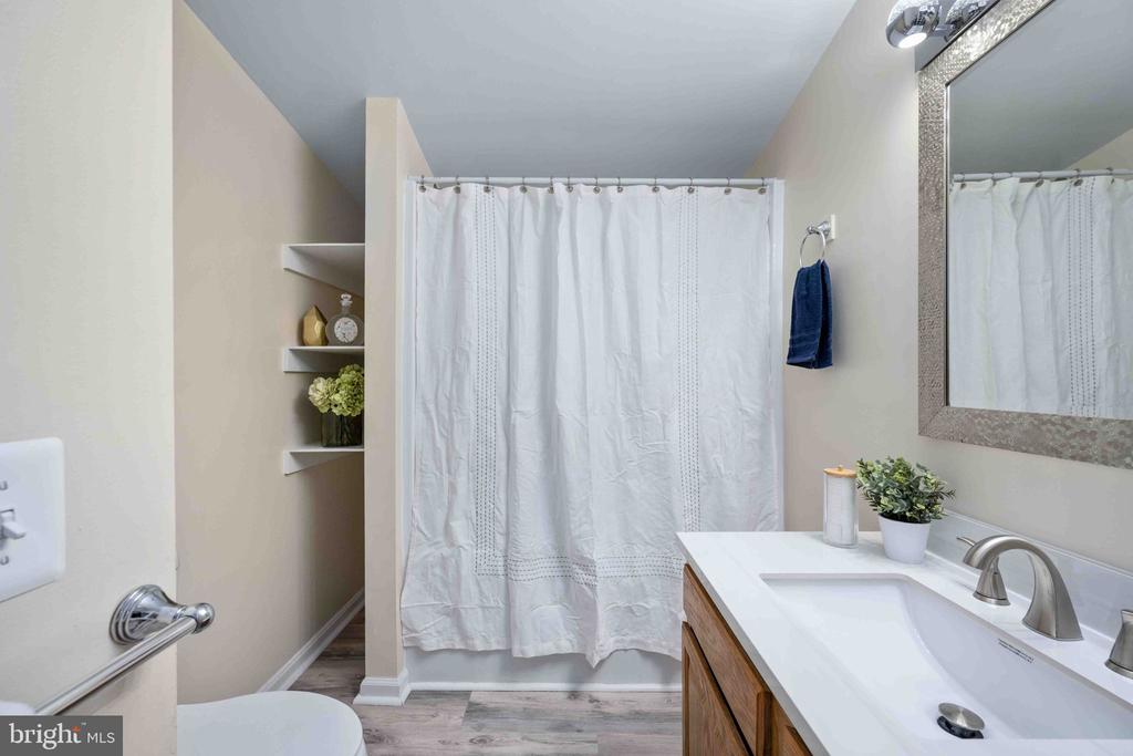 116 LAKEVIEW PKWY, LOCUST GROVE, Virginia 22508, 4 Bedrooms Bedrooms, ,2 BathroomsBathrooms,Residential,116 LAKEVIEW PKWY,VAOR2014378 MLS # VAOR2014378