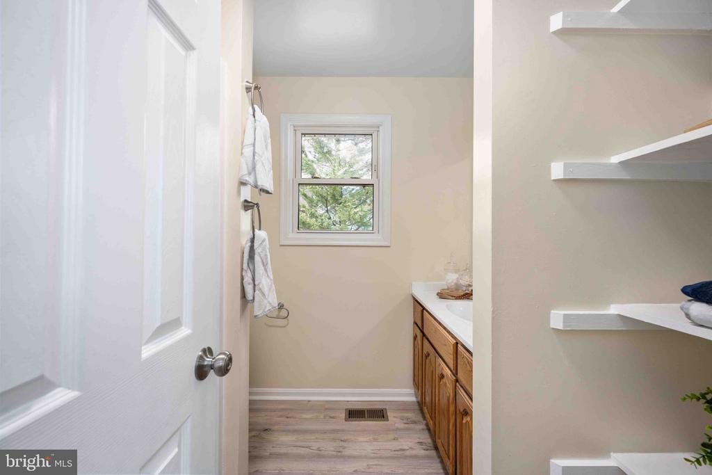 116 LAKEVIEW PKWY, LOCUST GROVE, Virginia 22508, 4 Bedrooms Bedrooms, ,2 BathroomsBathrooms,Residential,116 LAKEVIEW PKWY,VAOR2014378 MLS # VAOR2014378