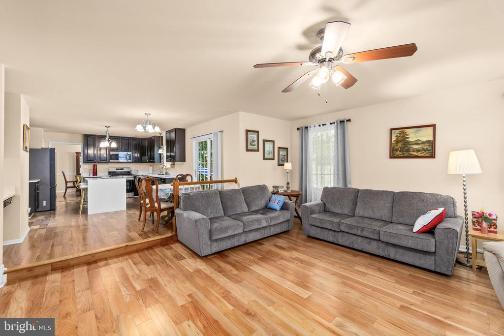 10414 N MCCLELLAN DR, FREDERICKSBURG, Virginia 22408, 5 Bedrooms Bedrooms, ,3 BathroomsBathrooms,Residential,10414 N MCCLELLAN DR,VASP2042916 MLS # VASP2042916