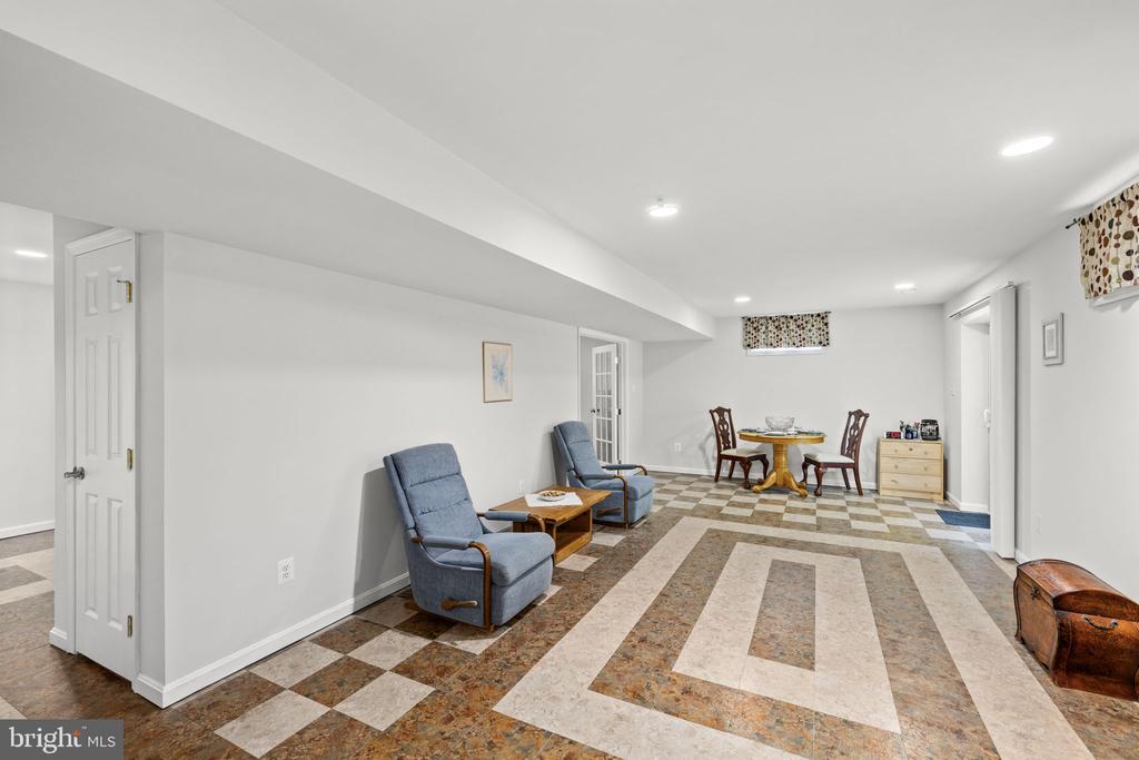 10414 N MCCLELLAN DR, FREDERICKSBURG, Virginia 22408, 5 Bedrooms Bedrooms, ,3 BathroomsBathrooms,Residential,10414 N MCCLELLAN DR,VASP2042916 MLS # VASP2042916