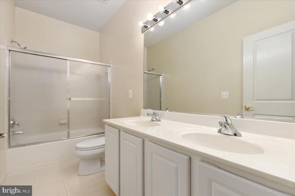 4110 CRAY DR, WARRENTON, Virginia 20187, 7 Bedrooms Bedrooms, ,4 BathroomsBathrooms,Residential,4110 CRAY DR,VAFQ2022662 MLS # VAFQ2022662