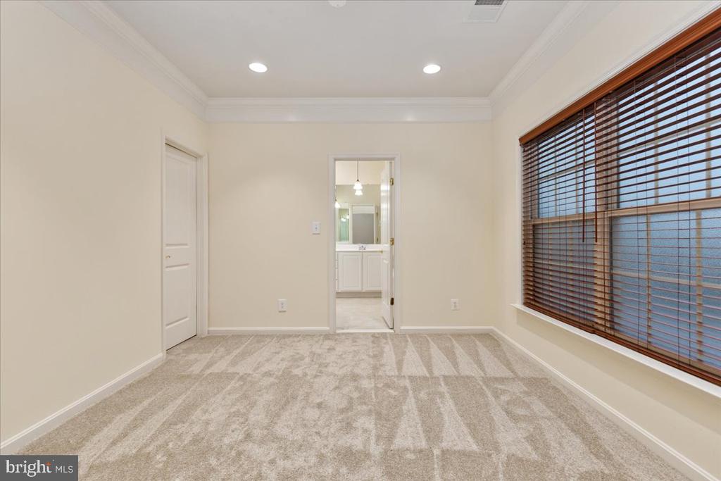 4110 CRAY DR, WARRENTON, Virginia 20187, 7 Bedrooms Bedrooms, ,4 BathroomsBathrooms,Residential,4110 CRAY DR,VAFQ2022662 MLS # VAFQ2022662