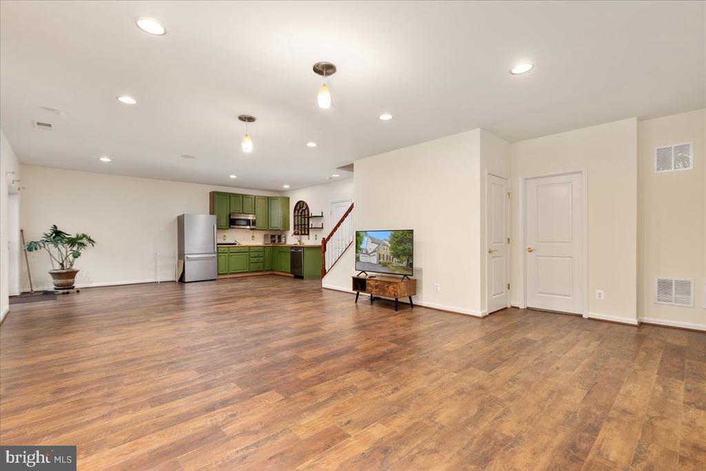 4110 CRAY DR, WARRENTON, Virginia 20187, 7 Bedrooms Bedrooms, ,4 BathroomsBathrooms,Residential,4110 CRAY DR,VAFQ2022662 MLS # VAFQ2022662