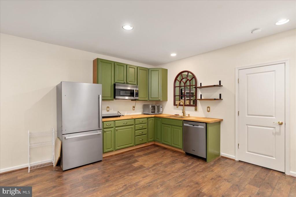 4110 CRAY DR, WARRENTON, Virginia 20187, 7 Bedrooms Bedrooms, ,4 BathroomsBathrooms,Residential,4110 CRAY DR,VAFQ2022662 MLS # VAFQ2022662