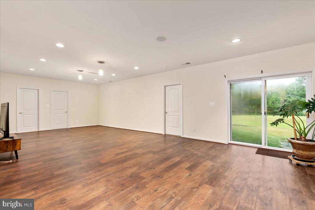 4110 CRAY DR, WARRENTON, Virginia 20187, 7 Bedrooms Bedrooms, ,4 BathroomsBathrooms,Residential,4110 CRAY DR,VAFQ2022662 MLS # VAFQ2022662