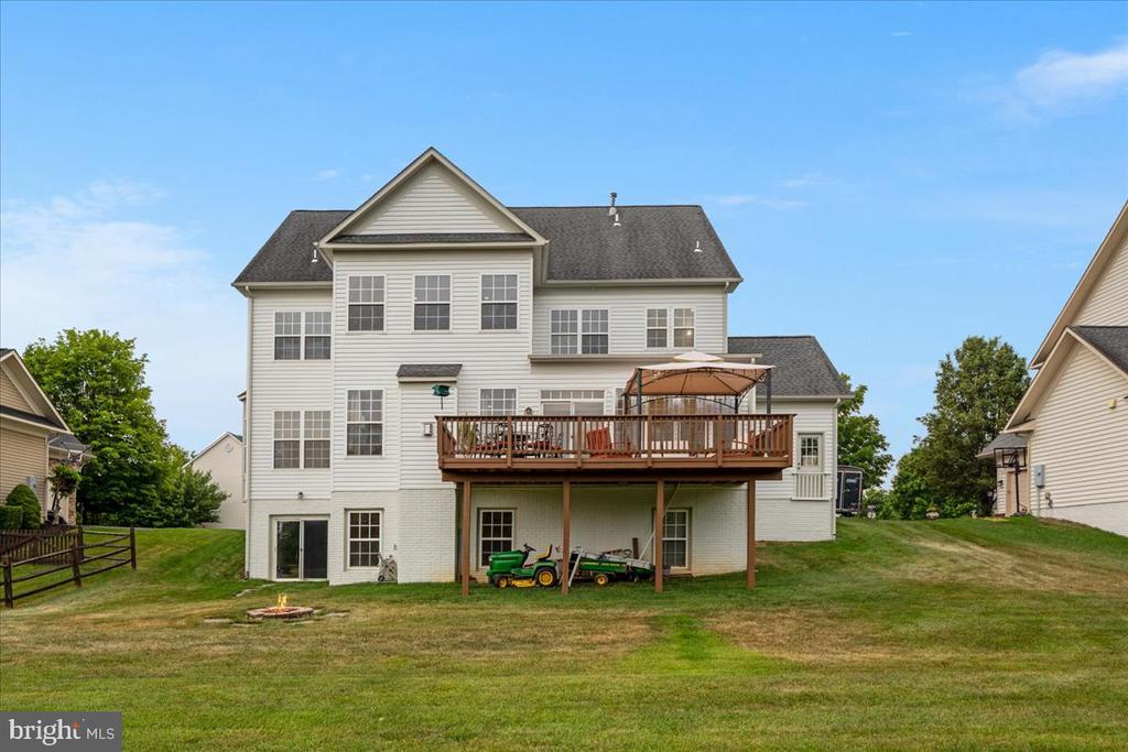 4110 CRAY DR, WARRENTON, Virginia 20187, 7 Bedrooms Bedrooms, ,4 BathroomsBathrooms,Residential,4110 CRAY DR,VAFQ2022662 MLS # VAFQ2022662
