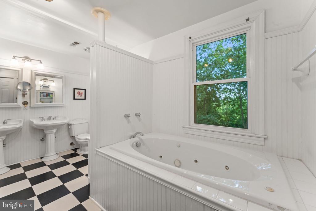 19375 WOODS RD, CULPEPER, Virginia 22701, 4 Bedrooms Bedrooms, ,3 BathroomsBathrooms,Residential,19375 WOODS RD,VACU2014128 MLS # VACU2014128