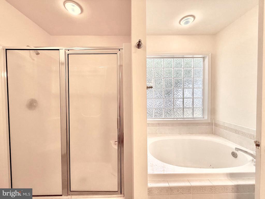 421 BIRDIE RD, LOCUST GROVE, Virginia 22508, 4 Bedrooms Bedrooms, ,2 BathroomsBathrooms,Residential,421 BIRDIE RD,VAOR2014550 MLS # VAOR2014550