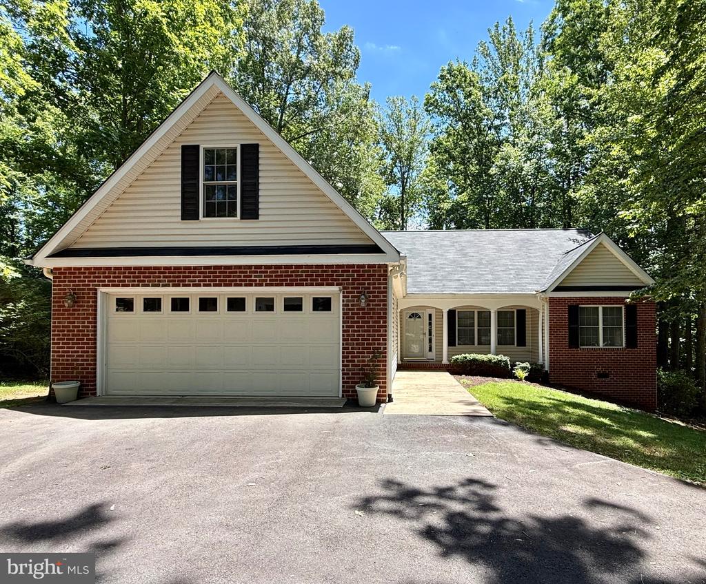 421 BIRDIE RD, LOCUST GROVE, Virginia 22508, 4 Bedrooms Bedrooms, ,2 BathroomsBathrooms,Residential,421 BIRDIE RD,VAOR2014550 MLS # VAOR2014550