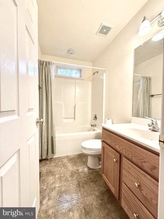 421 BIRDIE RD, LOCUST GROVE, Virginia 22508, 4 Bedrooms Bedrooms, ,2 BathroomsBathrooms,Residential,421 BIRDIE RD,VAOR2014550 MLS # VAOR2014550