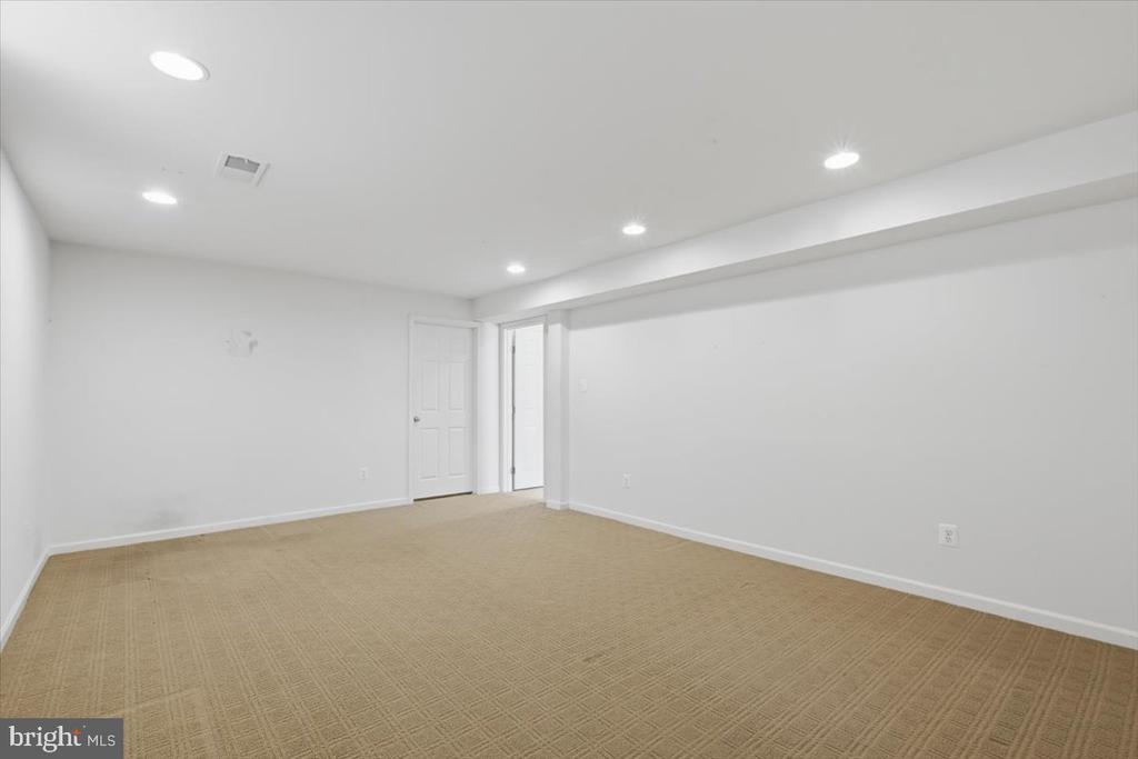 5108 SEWELLS POINTE DR, FREDERICKSBURG, Virginia 22407, 4 Bedrooms Bedrooms, ,3 BathroomsBathrooms,Residential,5108 SEWELLS POINTE DR,VASP2043154 MLS # VASP2043154
