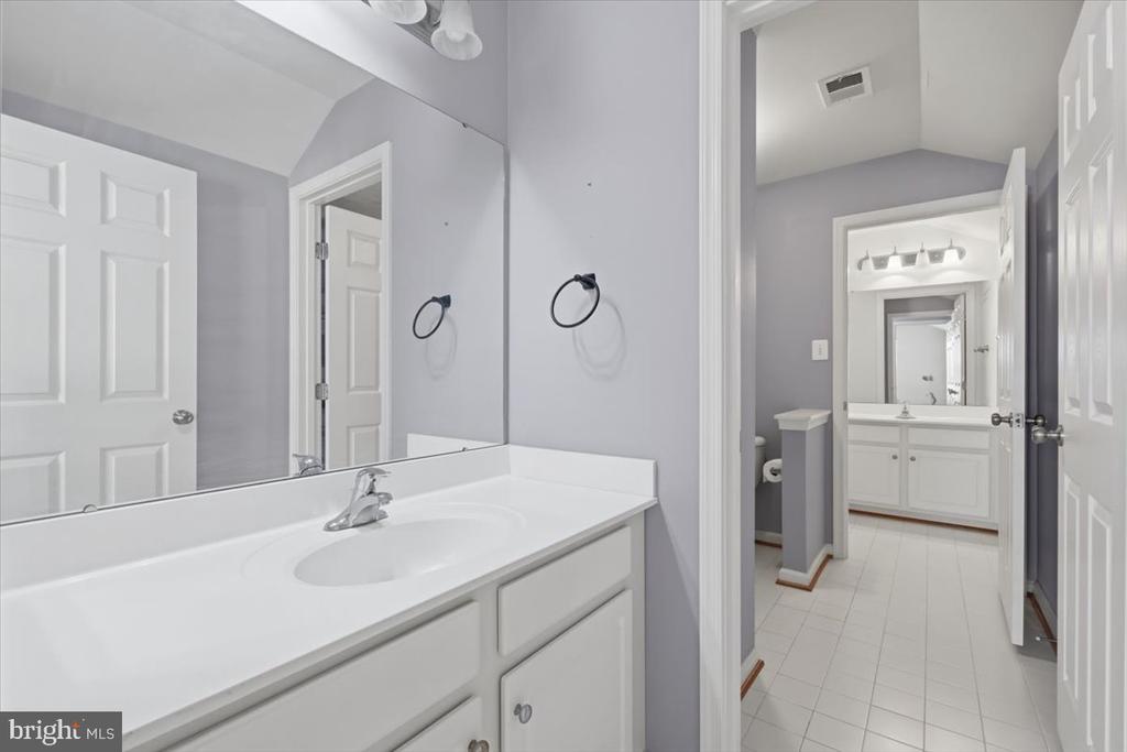 5108 SEWELLS POINTE DR, FREDERICKSBURG, Virginia 22407, 4 Bedrooms Bedrooms, ,3 BathroomsBathrooms,Residential,5108 SEWELLS POINTE DR,VASP2043154 MLS # VASP2043154