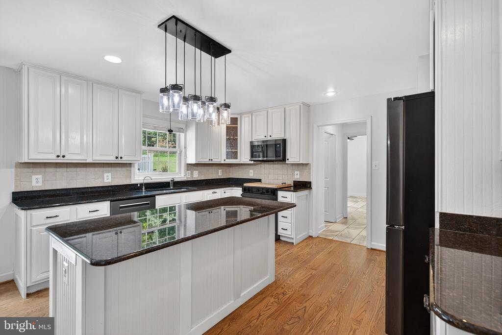 124 FAWN HILLS DR, FREDERICKSBURG, Virginia 22407, 5 Bedrooms Bedrooms, ,3 BathroomsBathrooms,Residential,124 FAWN HILLS DR,VASP2043202 MLS # VASP2043202