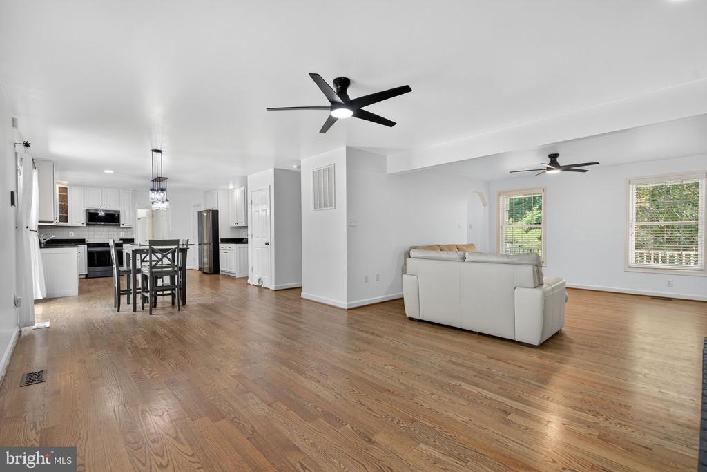 124 FAWN HILLS DR, FREDERICKSBURG, Virginia 22407, 5 Bedrooms Bedrooms, ,3 BathroomsBathrooms,Residential,124 FAWN HILLS DR,VASP2043202 MLS # VASP2043202