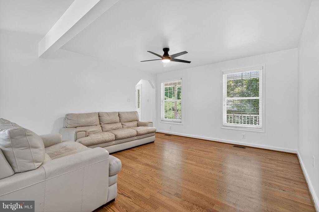 124 FAWN HILLS DR, FREDERICKSBURG, Virginia 22407, 5 Bedrooms Bedrooms, ,3 BathroomsBathrooms,Residential,124 FAWN HILLS DR,VASP2043202 MLS # VASP2043202