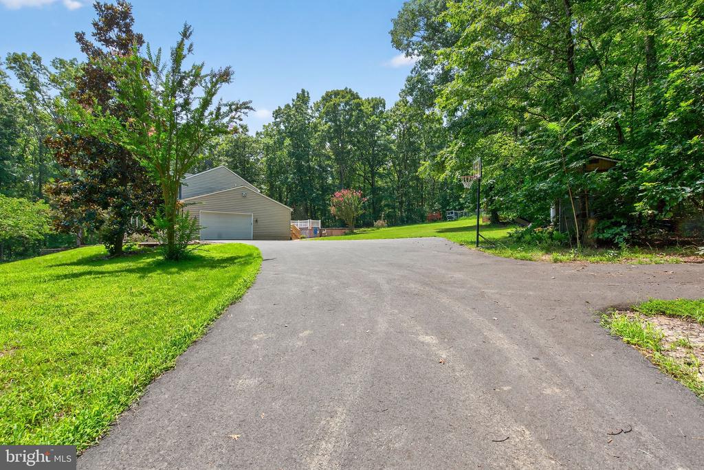 124 FAWN HILLS DR, FREDERICKSBURG, Virginia 22407, 5 Bedrooms Bedrooms, ,3 BathroomsBathrooms,Residential,124 FAWN HILLS DR,VASP2043202 MLS # VASP2043202
