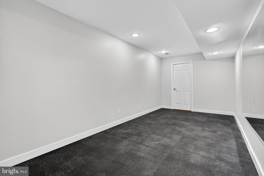 124 FAWN HILLS DR, FREDERICKSBURG, Virginia 22407, 5 Bedrooms Bedrooms, ,3 BathroomsBathrooms,Residential,124 FAWN HILLS DR,VASP2043202 MLS # VASP2043202
