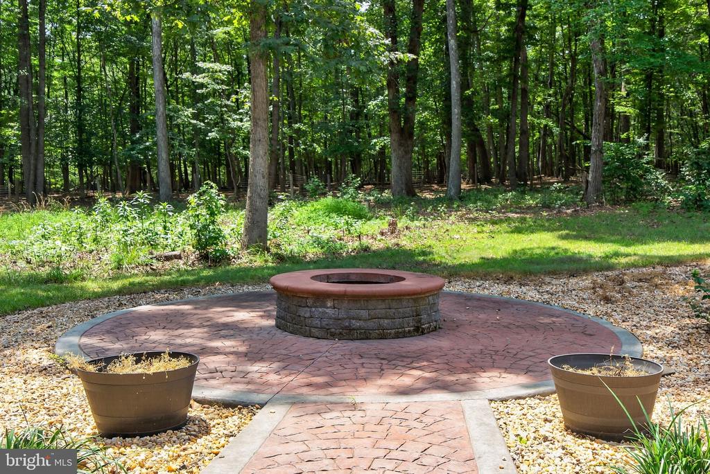 124 FAWN HILLS DR, FREDERICKSBURG, Virginia 22407, 5 Bedrooms Bedrooms, ,3 BathroomsBathrooms,Residential,124 FAWN HILLS DR,VASP2043202 MLS # VASP2043202